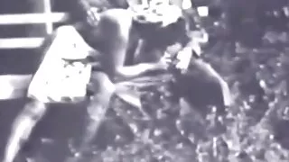বড় স্তনবিশিষ্ট দুশ্ ...