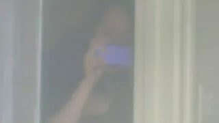 সেক্সি মিনি স্কার্টে ...