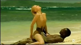 গৃহ্য ক্লিপ মধ্যে নি ...